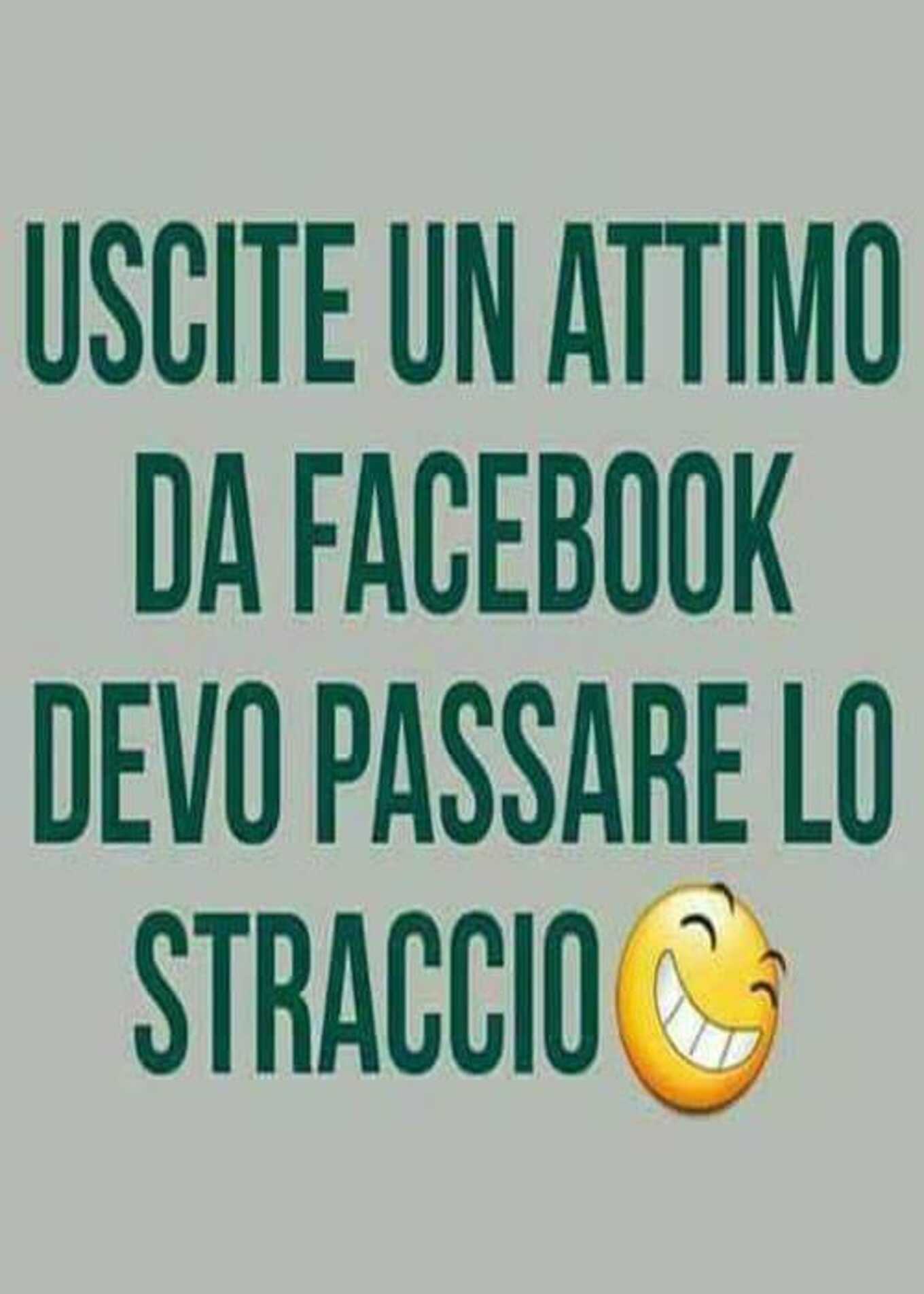 Uscite un attimo da Facebook: devo passare lo straccio!