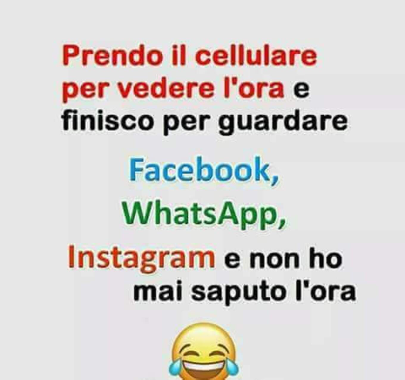 Prendo il cellulare per vedere l'ora e finisco per guardare: facebook, whatsapp, instagram e non ho mai saputo l'ora!